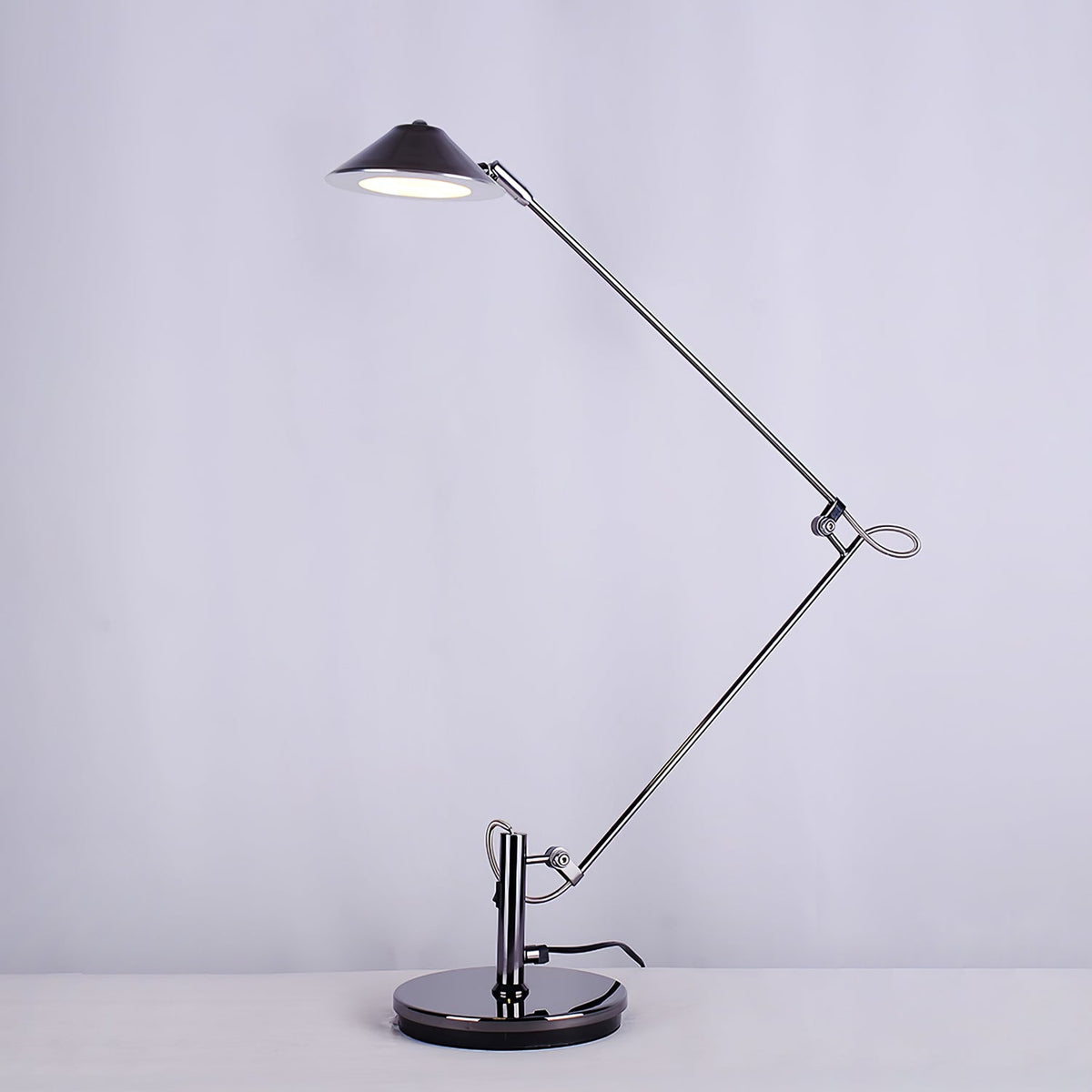 Ostin Black Metal LED Office Task Lamp