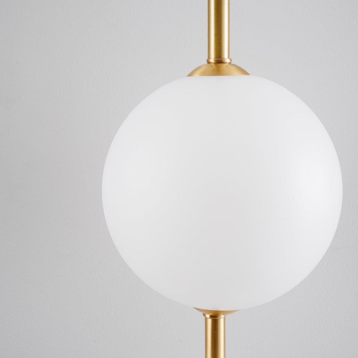 Kaskade Globe Wall Sconce