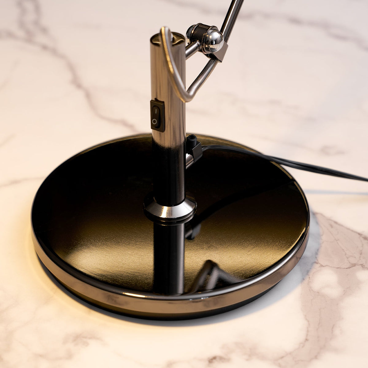 Ostin Black Metal LED Office Task Lamp