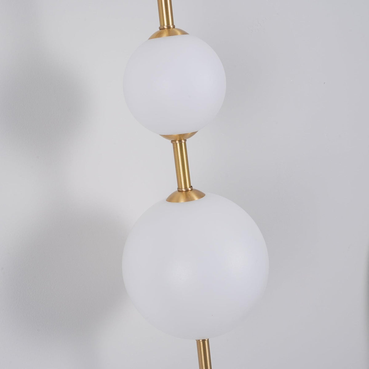Kaskade Globe Wall Sconce